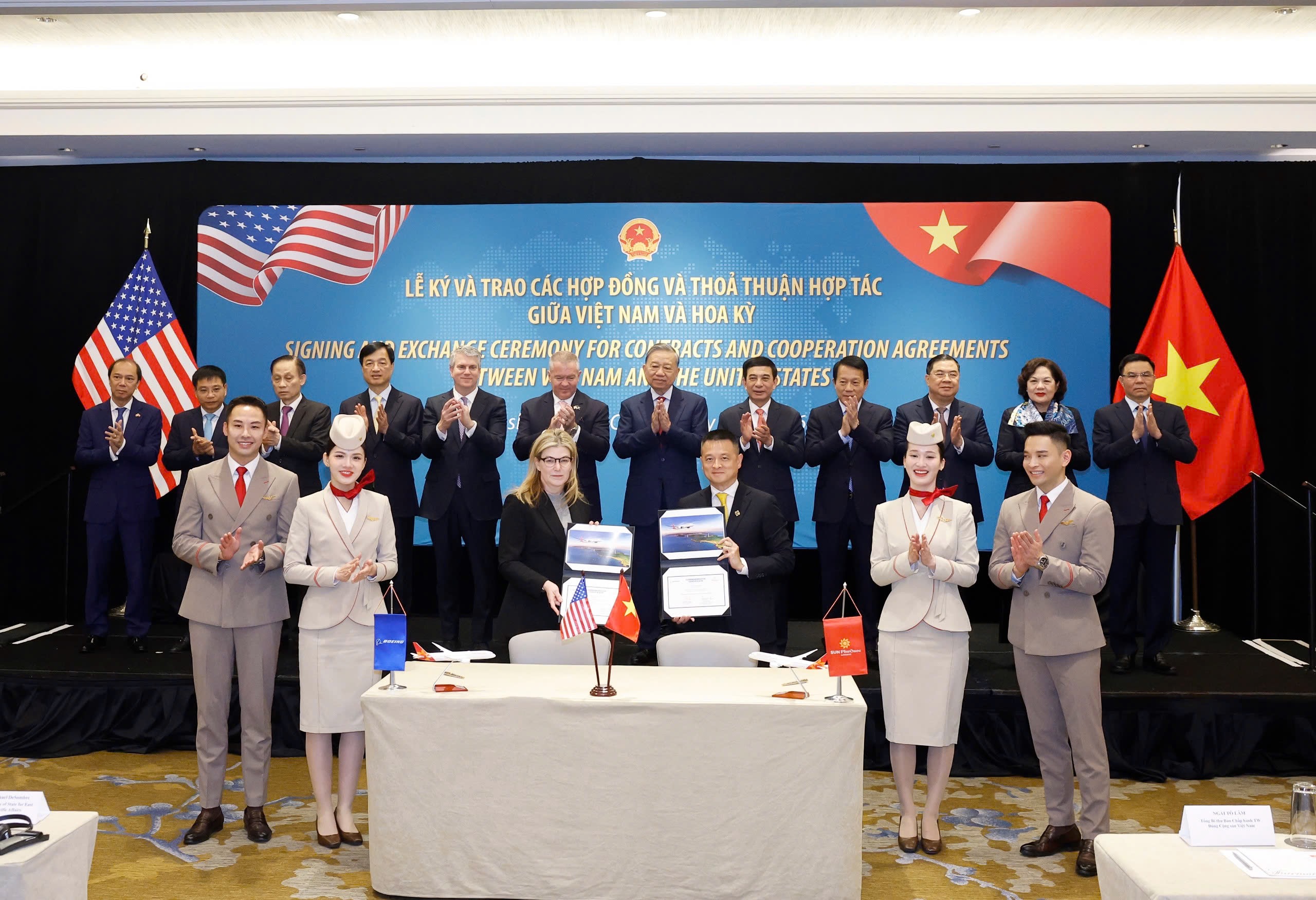 Sun PhuQuoc Airways và Boeing ký thỏa thuận mua 40 