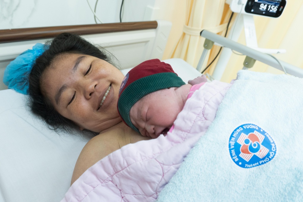 TPHCM: Cấp cứu các ca chấn thương pháo nổ trong đêm giao thừa - 3