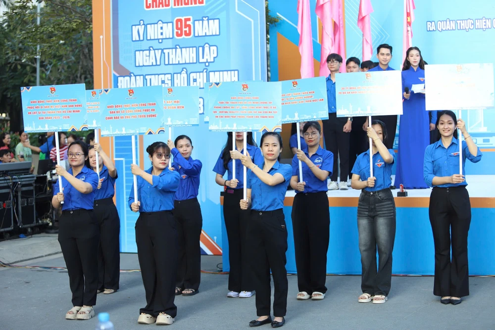 tháng thanh niên (3).jpg