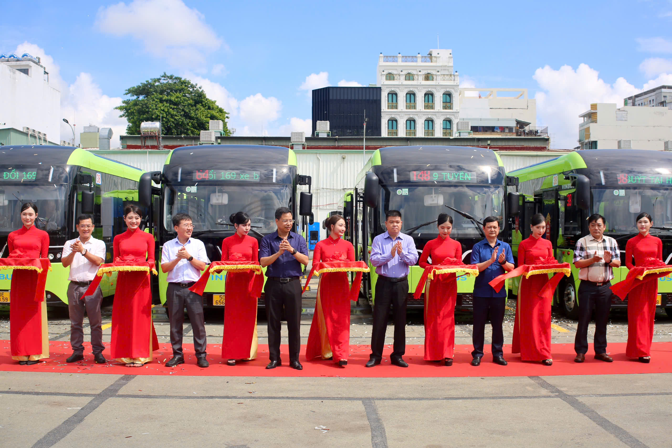 TPHCM có thêm 169 xe buýt điện trên 9 tuyến buýt từ 1-3 - Ảnh 1.