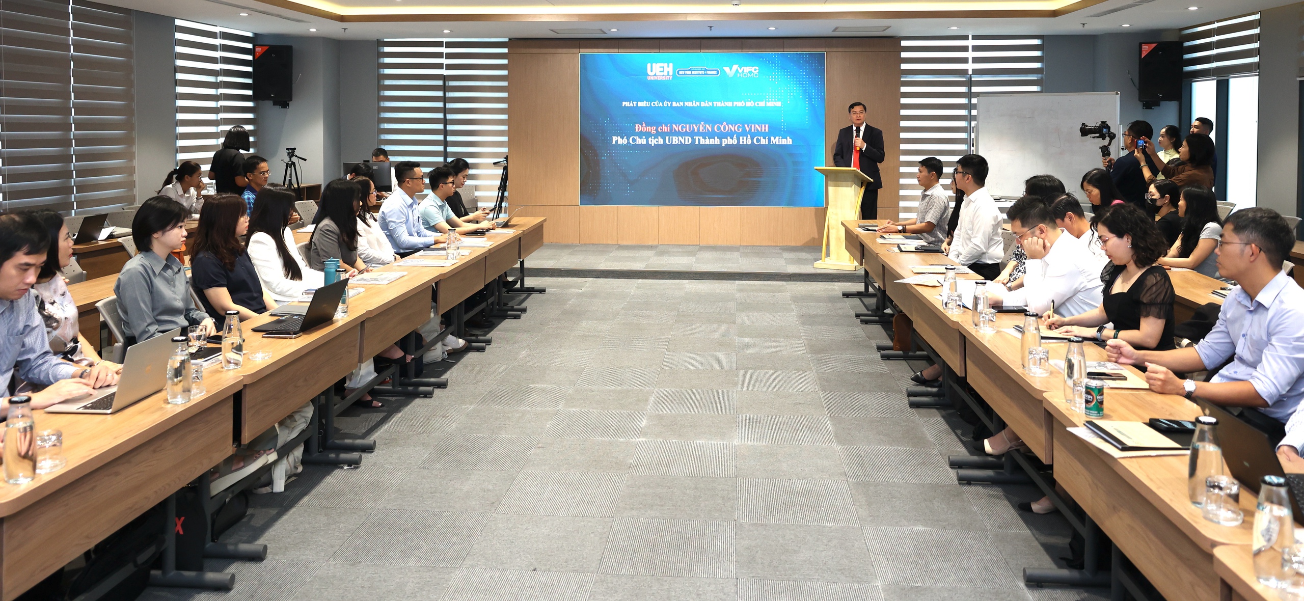 TP.HCM đào tạo 45 học viên đầu tiên vận hành Trung tâm Tài chính quốc tế Việt Nam - Ảnh 1.