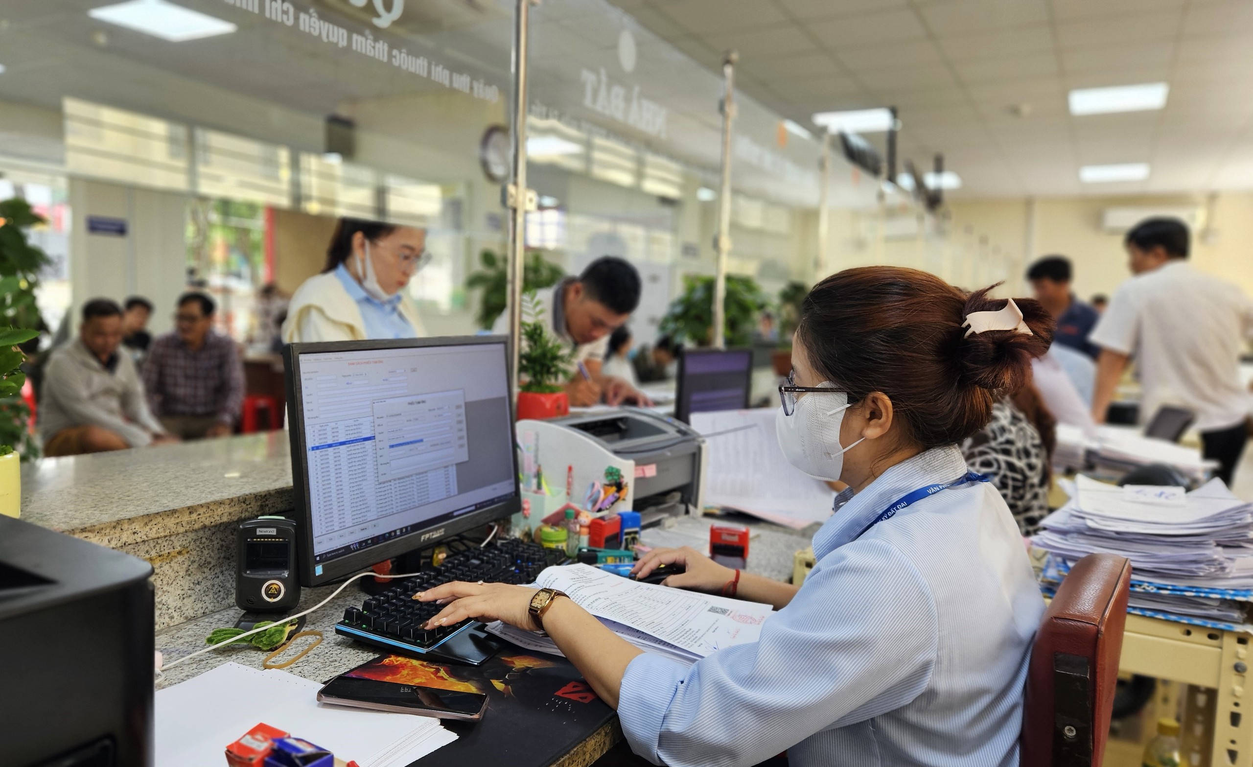 TP.HCM điều chuyển gần 600 công chức phường, xã dôi dư sau sáp nhập- Ảnh 1.