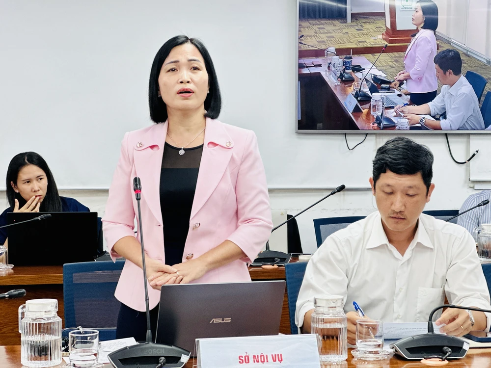 Bà Nguyễn Thị Huệ, Trưởng phòng Phòng Cải cách hành chính, Sở Nội vụ TP.HCM, thông tin về công tác CCHC. Ảnh: LÊ THOA cai-cach-hanh-chinh.jpg