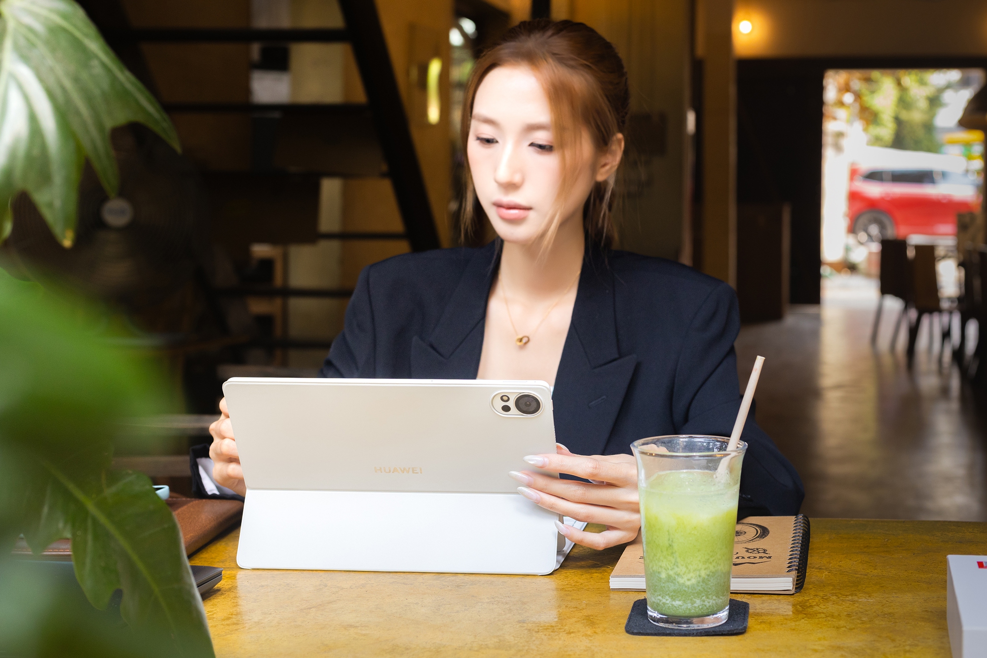 HUAWEI MatePad 12 X: Tablet định nghĩa lại khái niệm làm việc và sáng tạo, xứng danh trợ lý năng suất hàng đầu- Ảnh 1. HUAWEI MatePad 12 X: Tablet định nghĩa lại khái niệm làm việc và sáng tạo, xứng danh trợ lý năng suất hàng đầu- Ảnh 1.