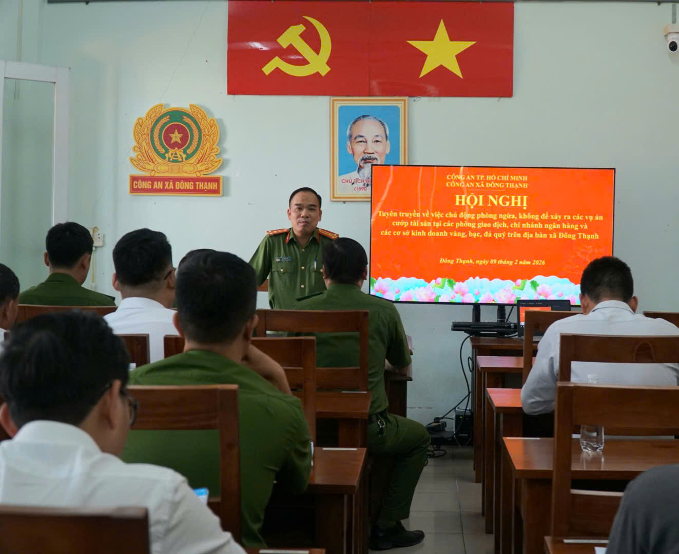 Tận dụng 'thời gian vàng' phòng chống cướp ngân hàng, tiệm vàng dịp cận Tết - Ảnh 1.