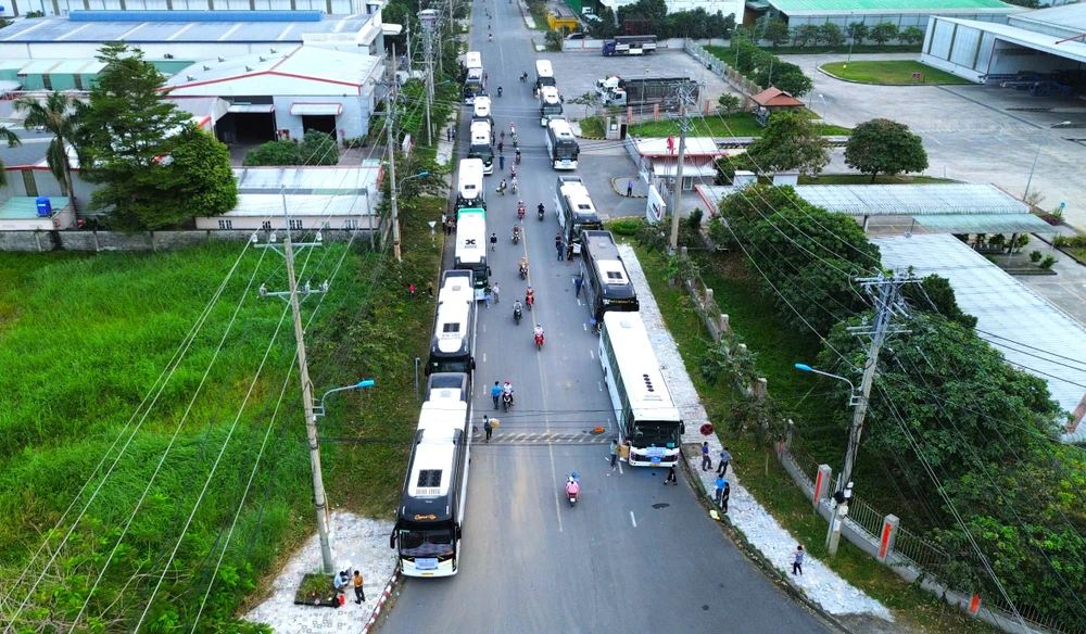 Chuyến xe Công đoàn.jpg