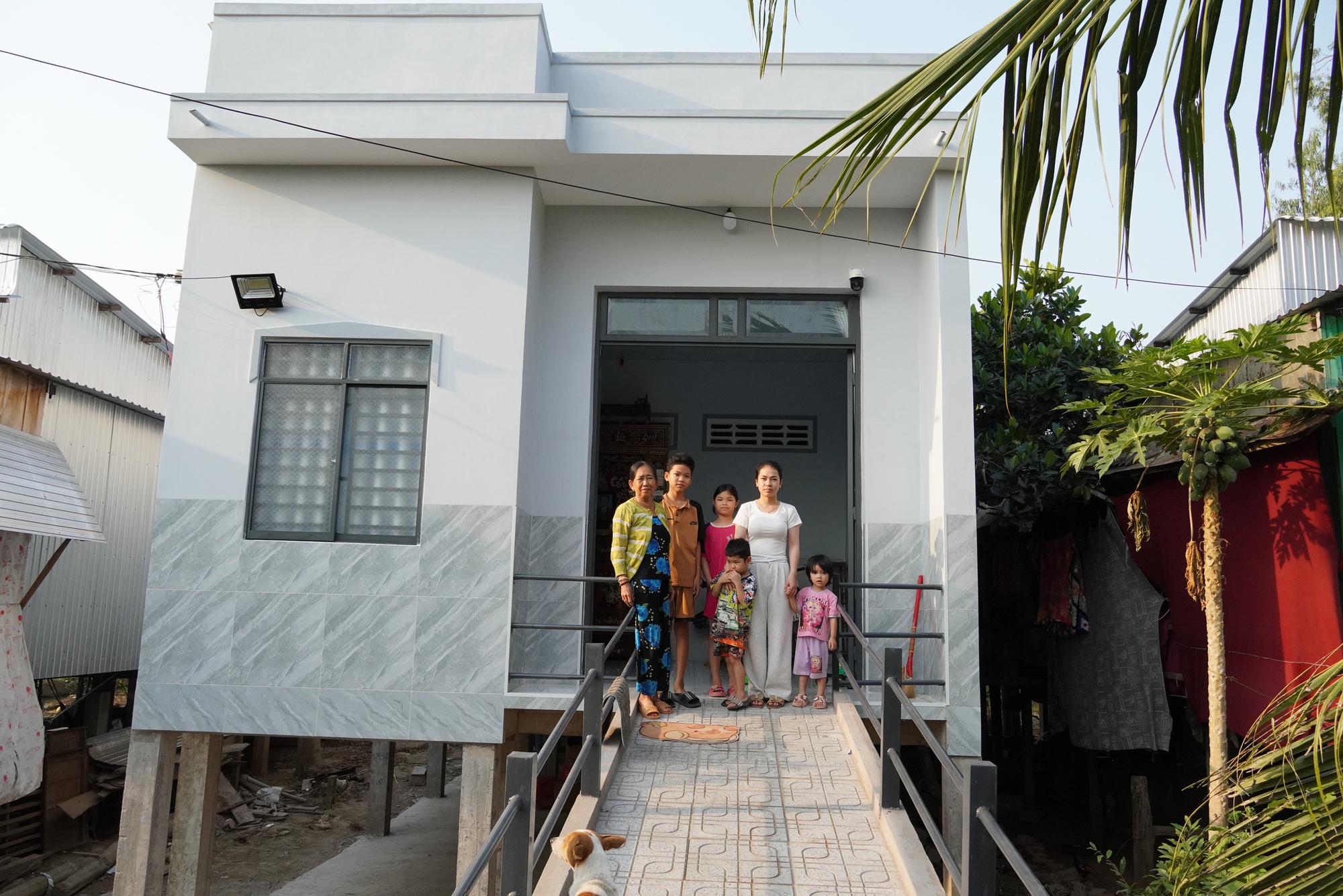 Tết ấm của 5 chị em mồ côi ở Đồng Tháp- Ảnh 1.