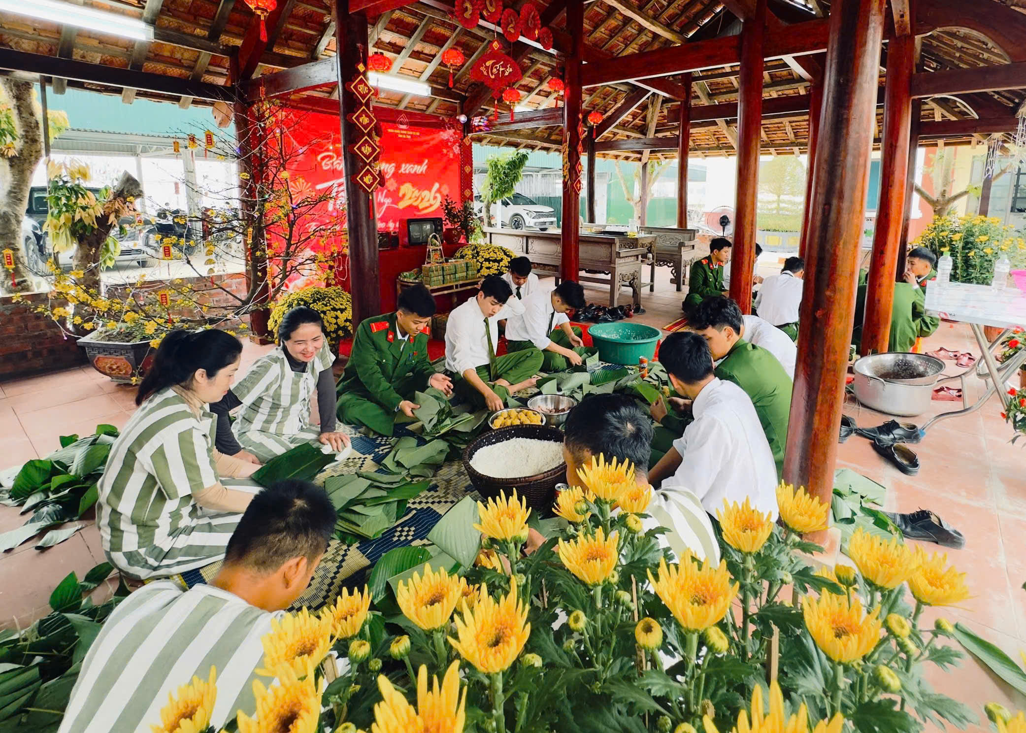 Tết trong trại tạm giam 1 Tết trong trại tạm giam - Ảnh 1.