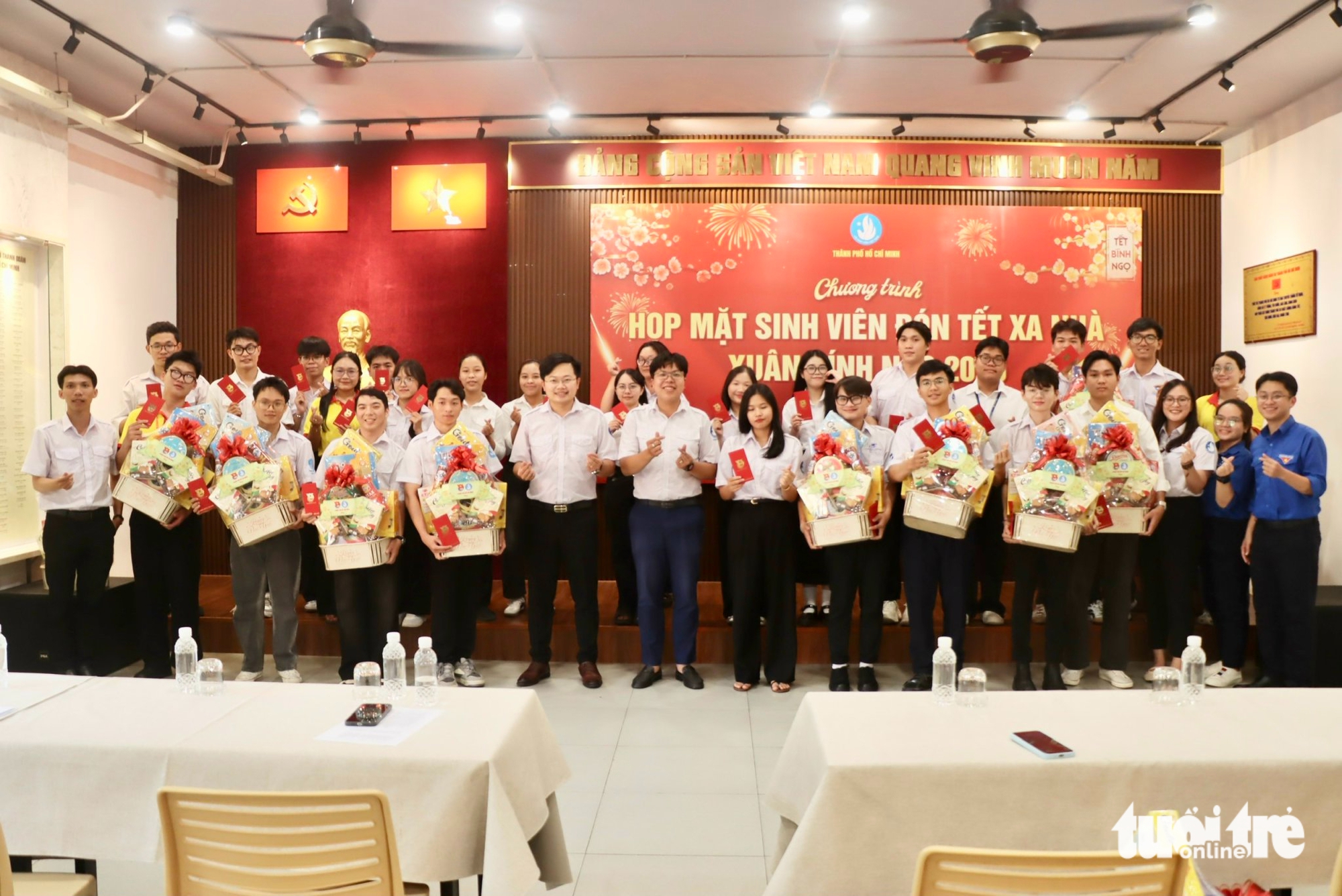 Tết xa nhà, sinh viên nhận hơi ấm nghĩa tình từ Hội Sinh viên Việt Nam TP.HCM 1 sinh viên - Ảnh 1.