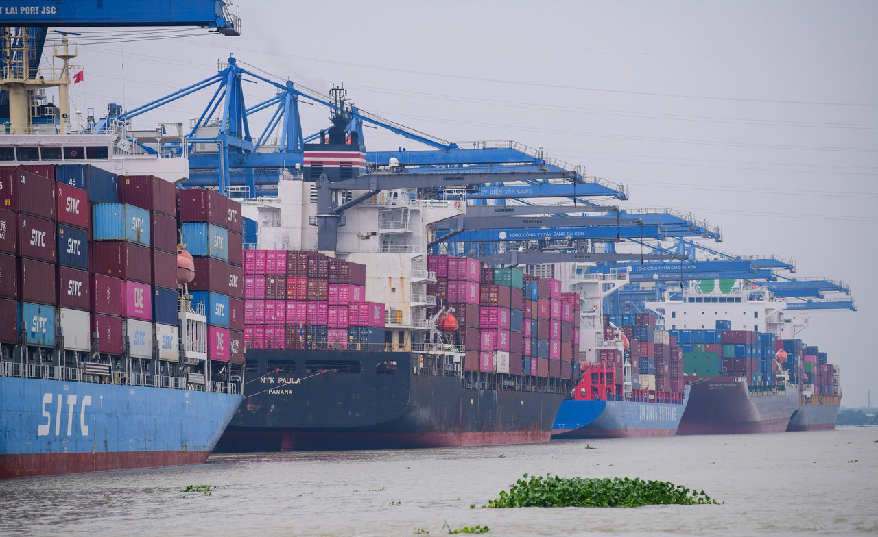 Thay 'áo xanh' cho công nghiệp - Ảnh 1. công nghiệp - Ảnh 1.