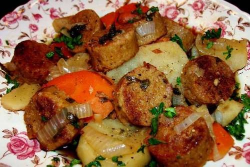 Khuyên bạn: Thấy đồ ăn Tết có 5 dấu hiệu này thì dứt khoát VỨT ngay, giữ lại là rước bệnh vào người- Ảnh 1.