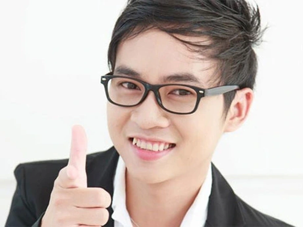 Thầy giáo hotboy “mất tích” 6 năm: “Tiếng vỗ tay càng lớn, tôi càng rạn vỡ” - 1