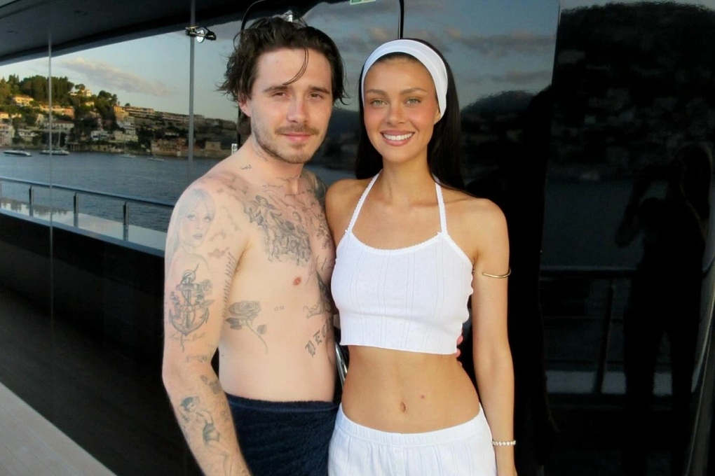 Thêm hành động dứt tình của Brooklyn Beckham với cha mẹ - 1