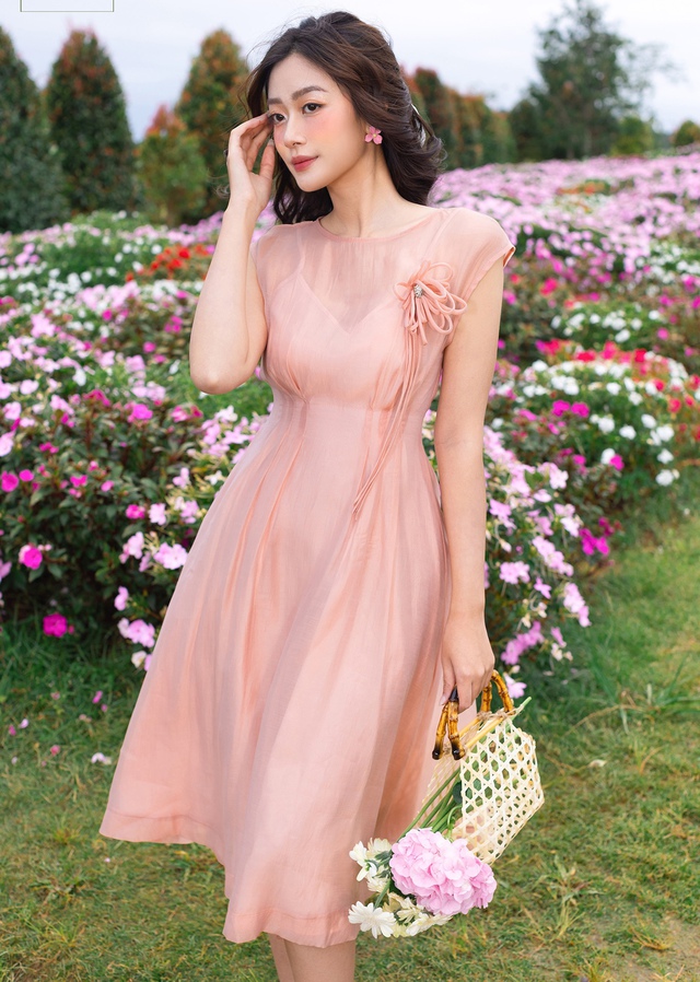 Thêm rạng rỡ, tràn ngập nét xuân với đầm pastel - Ảnh 1.