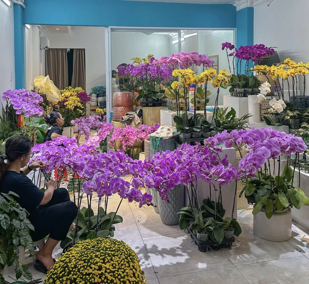 thị trường hoa Tết.jpg