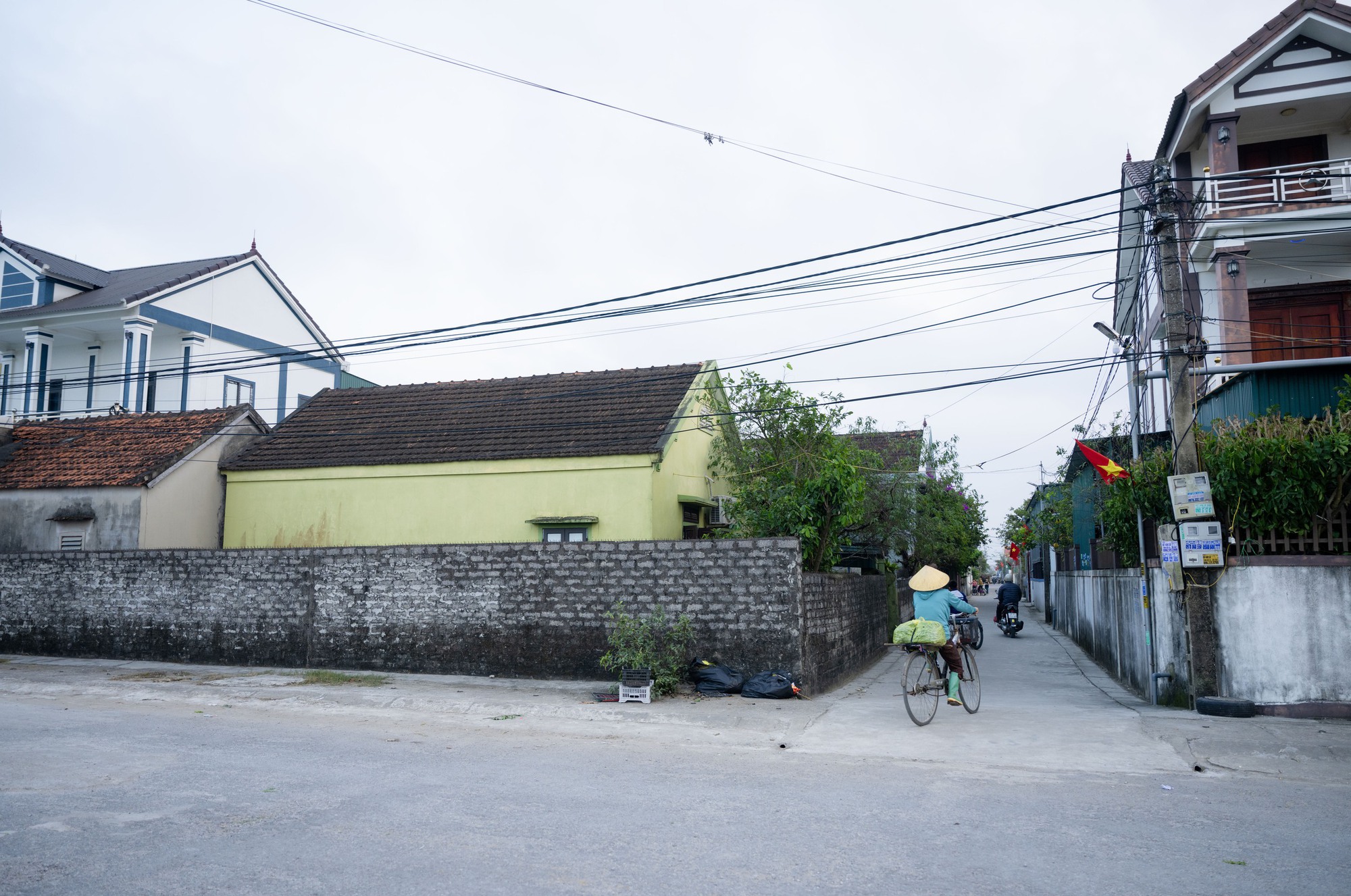 Về Nghệ An phỏng vấn Cao Văn Bình: Thích con gái có học thức, cao trên 1m50 và dễ thương một chút!- Ảnh 4.