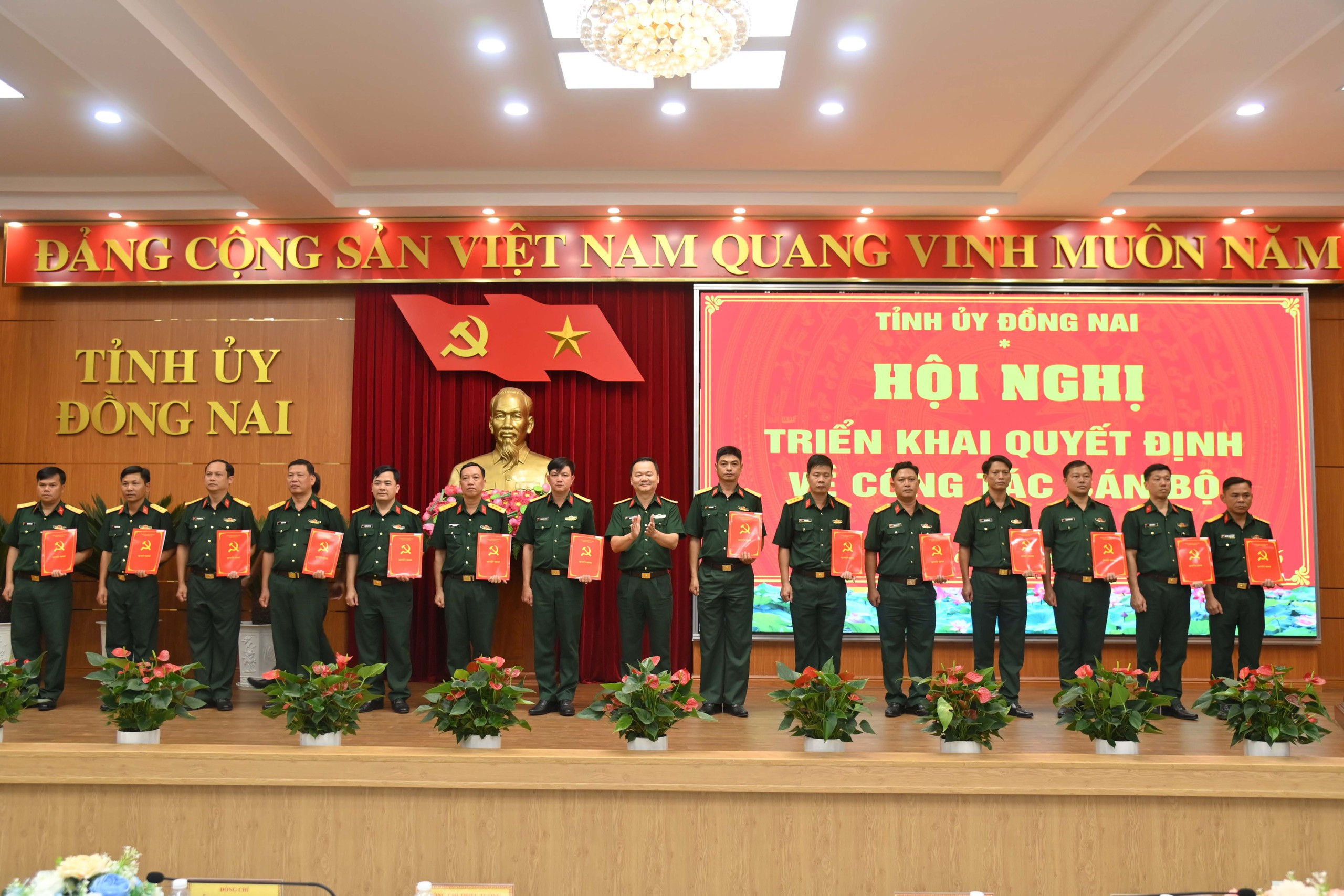 Thông tin mới việc đưa sĩ quan quân đội về Ban chỉ huy quân sự cấp xã 1 quân đội - Ảnh 1.