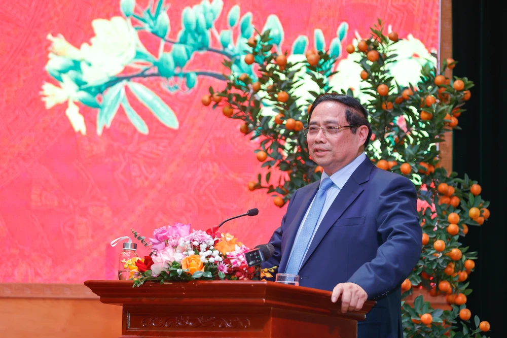 Thủ tướng Phạm Minh Chính đã tới thăm, làm việc với Bộ VH,TT&DL. Ảnh: VGP img0703-1771845052818874728242.jpg