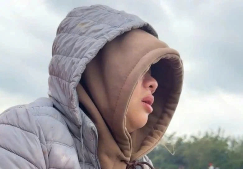 Tiếng gọi lạc giọng giữa mênh mang sông Gianh 'về với mẹ kẻo lạnh...'- Ảnh 1.