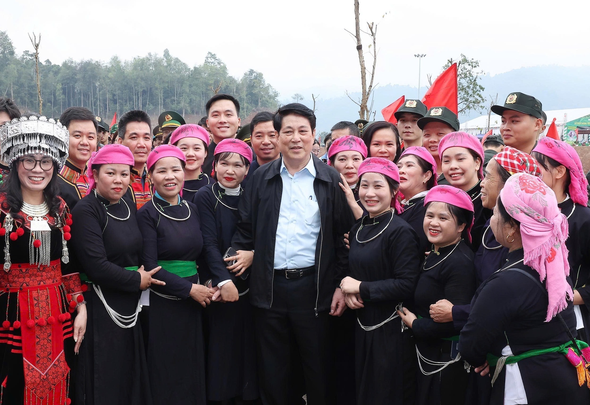 Tiếp tục rà soát, hoàn thiện mô hình chính quyền hai cấp- Ảnh 1. Tiếp tục rà soát, hoàn thiện mô hình chính quyền hai cấp- Ảnh 1.