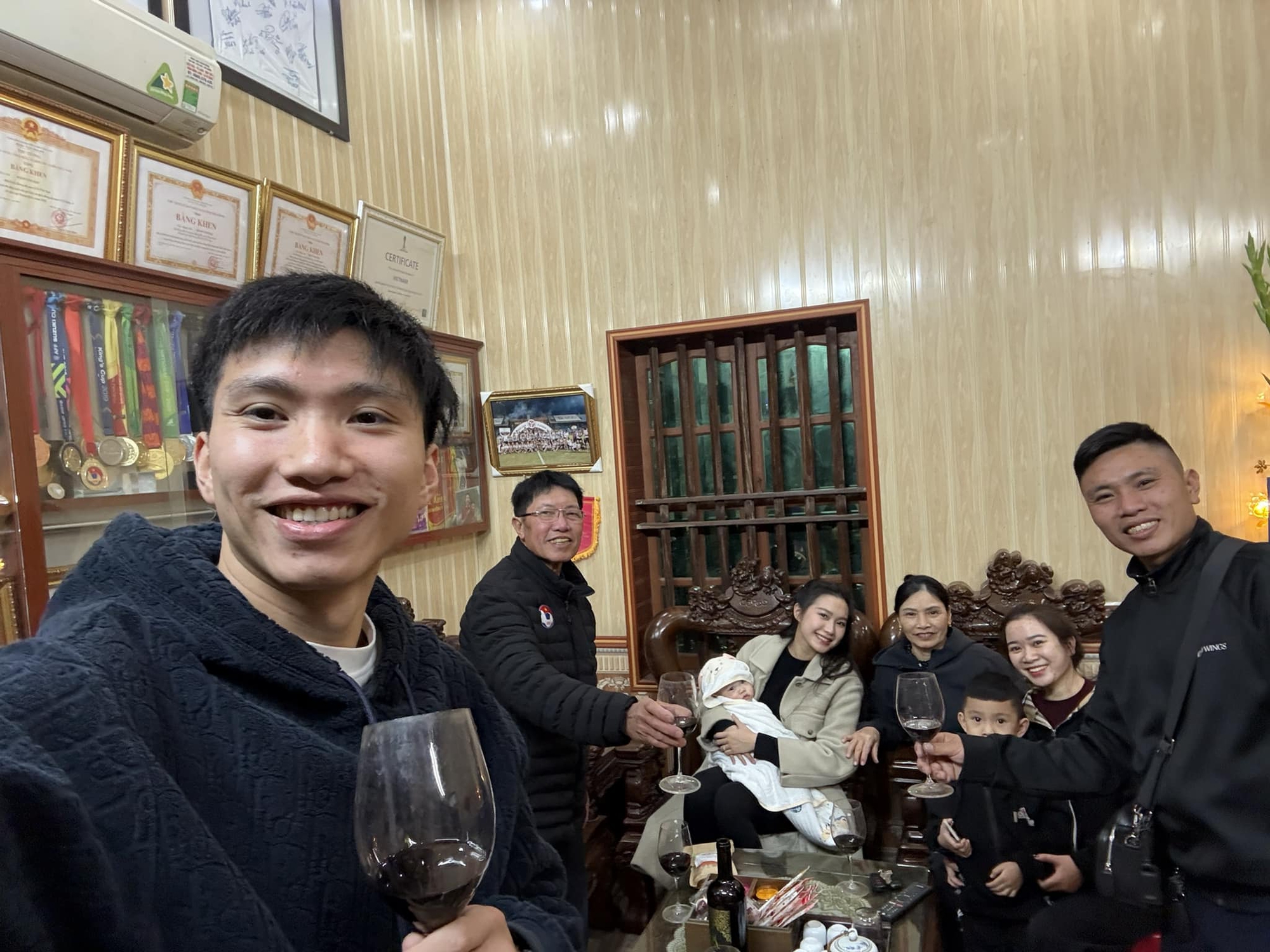 Tiểu thư Doãn Hải My quá khéo, khoe quà bố đẻ tặng ăn tết, không quên khen bánh chưng của bố chồng hết lời- Ảnh 2. Tiểu thư Doãn Hải My quá khéo, khoe quà bố đẻ tặng ăn tết, không quên khen bánh chưng của bố chồng hết lời- Ảnh 2.