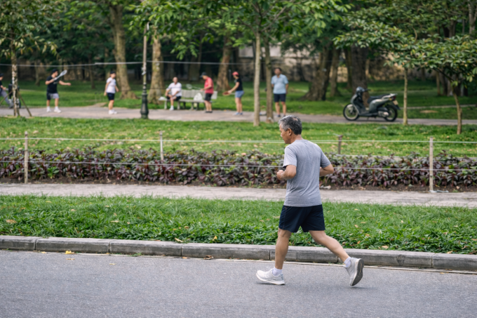 Tim của người lớn khó tăng khả năng bơm máu hiệu quả khi vận động gắng sức. Ảnh: Châu Nguyễn