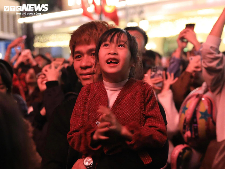 Tin không khí lạnh mới nhất và dự báo thời tiết Hà Nội đêm Giao thừa, mùng 1 Tết- Ảnh 1.