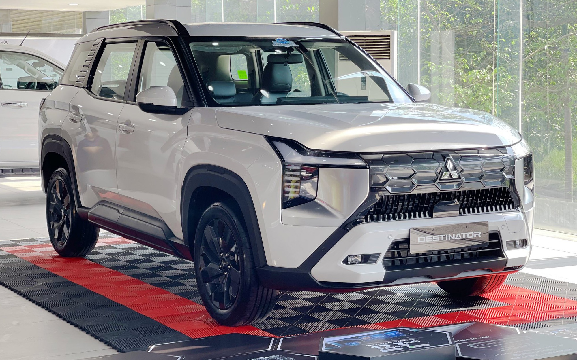 Mitsubishi - Ảnh 1.