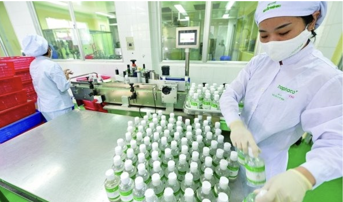 Tin tức sáng 25-2: Traphaco bị truy thu hàng tỉ tiền thuế; Đề xuất nâng hỗ trợ bảo hiểm nông nghiệp 1 Traphaco - Ảnh 1.