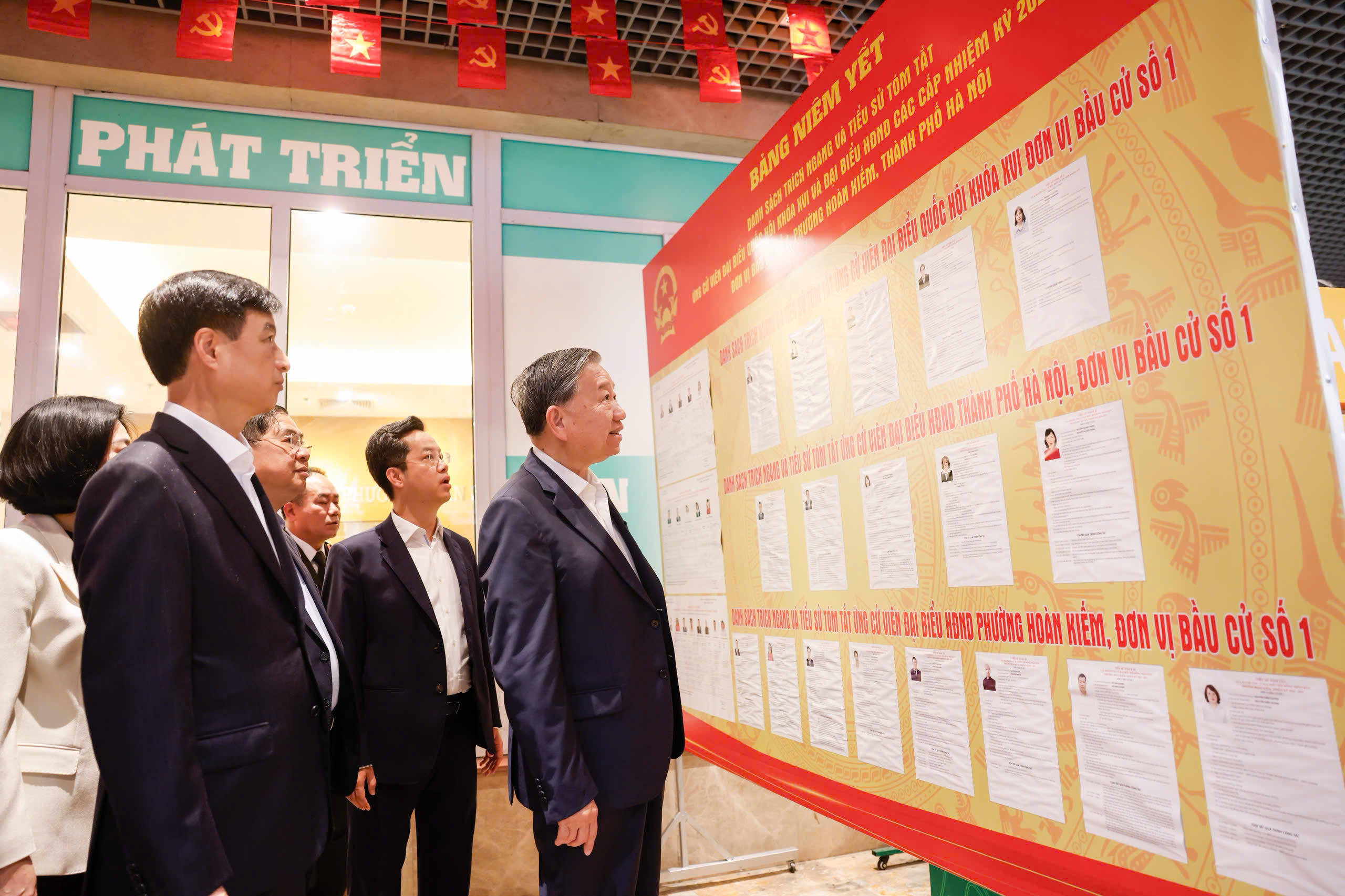 Tổng Bí thư Tô Lâm tham gia Hội nghị cử tri ứng cử đại biểu Quốc hội khóa XVI - Ảnh 1.