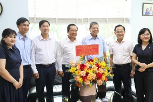 Chủ tịch Nguyễn Văn Được: TP.HCM tự hào về những người thầy thuốc tận tâm, trí tuệ