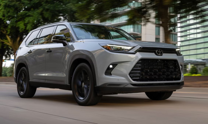Toyota Highlander 2026 tại Mỹ. Ảnh: Car and Driver