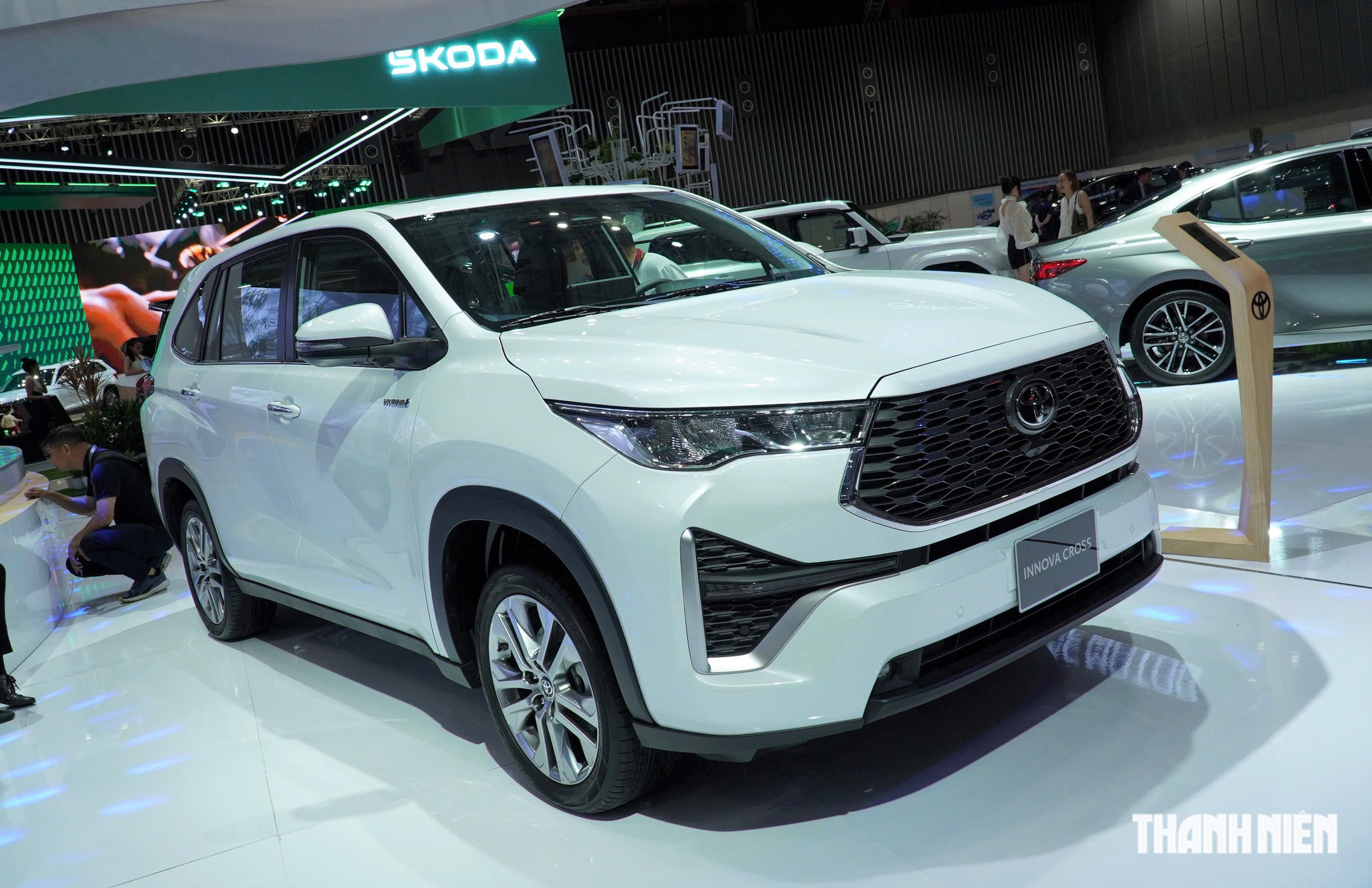 Toyota giảm giá gần 50 triệu đồng cho phiên bản xe hybrid bán chạy nhất Việt Nam- Ảnh 1.