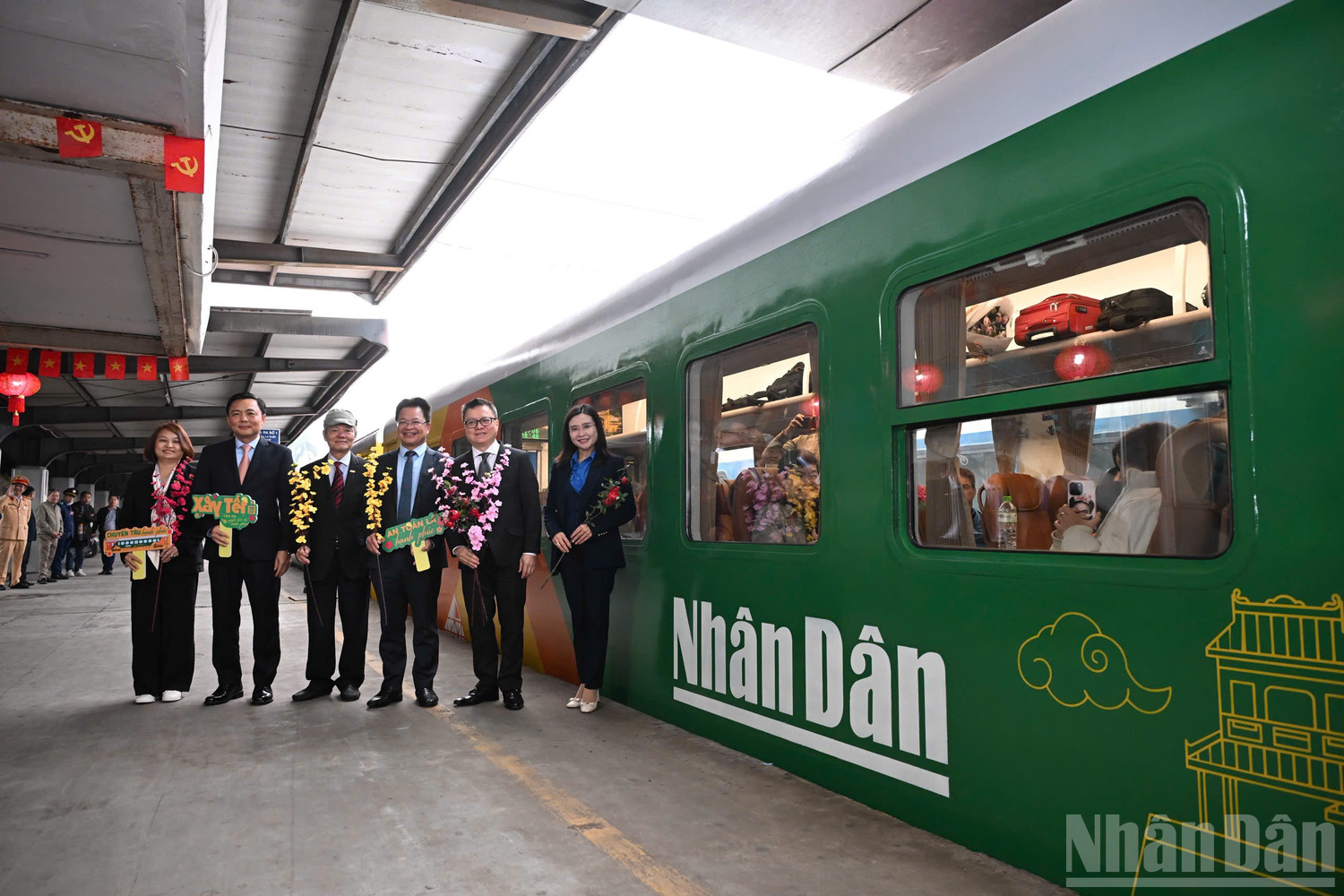 Trải nghiệm đặc biệt trên 'Chuyến tàu hạnh phúc' - Ảnh 2.