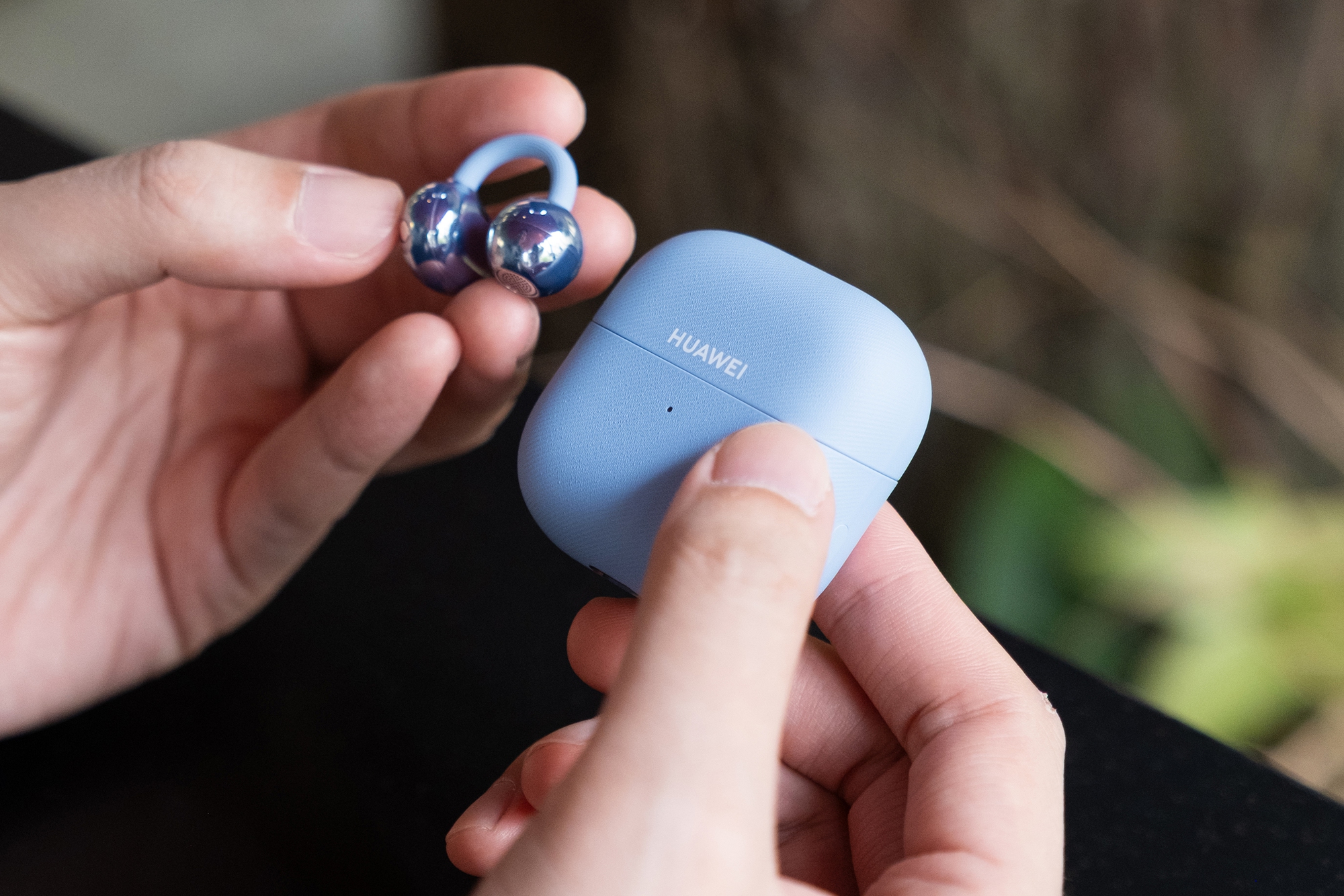 Trải nghiệm sau 2 tuần dùng mẫu tai nghe thiết kế mở, đeo như phụ kiện, giá 3,99 triệu đồng- Ảnh 1.