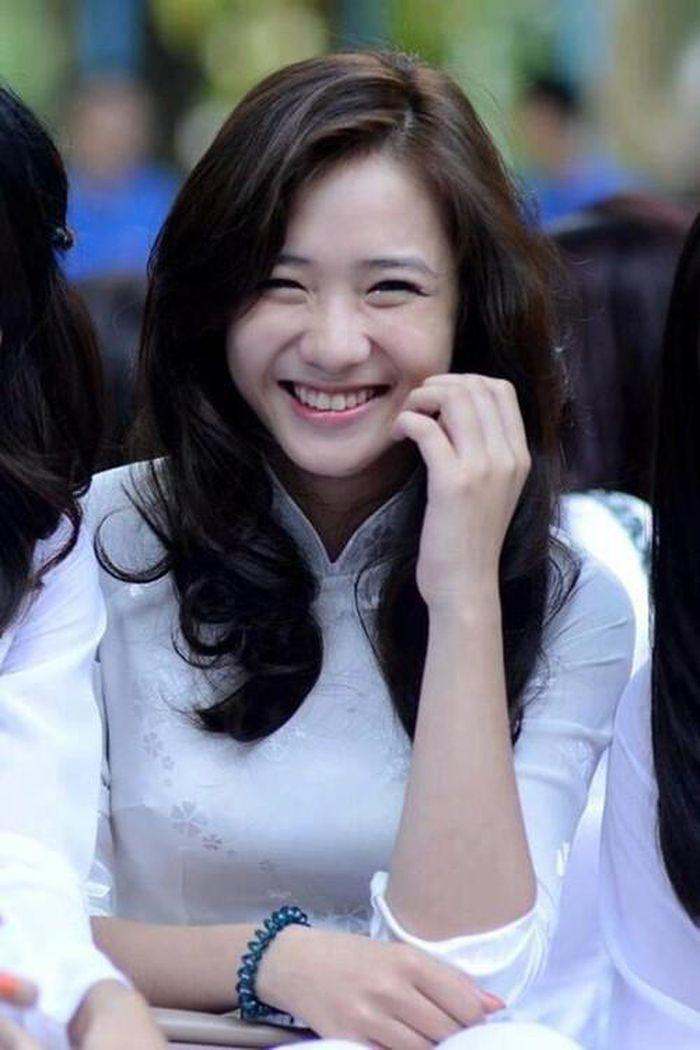 Từ hot girl mặt mộc đến mẹ bỉm dáng xịn: Trâm Anh chưa lúc nào hết slay- Ảnh 1.