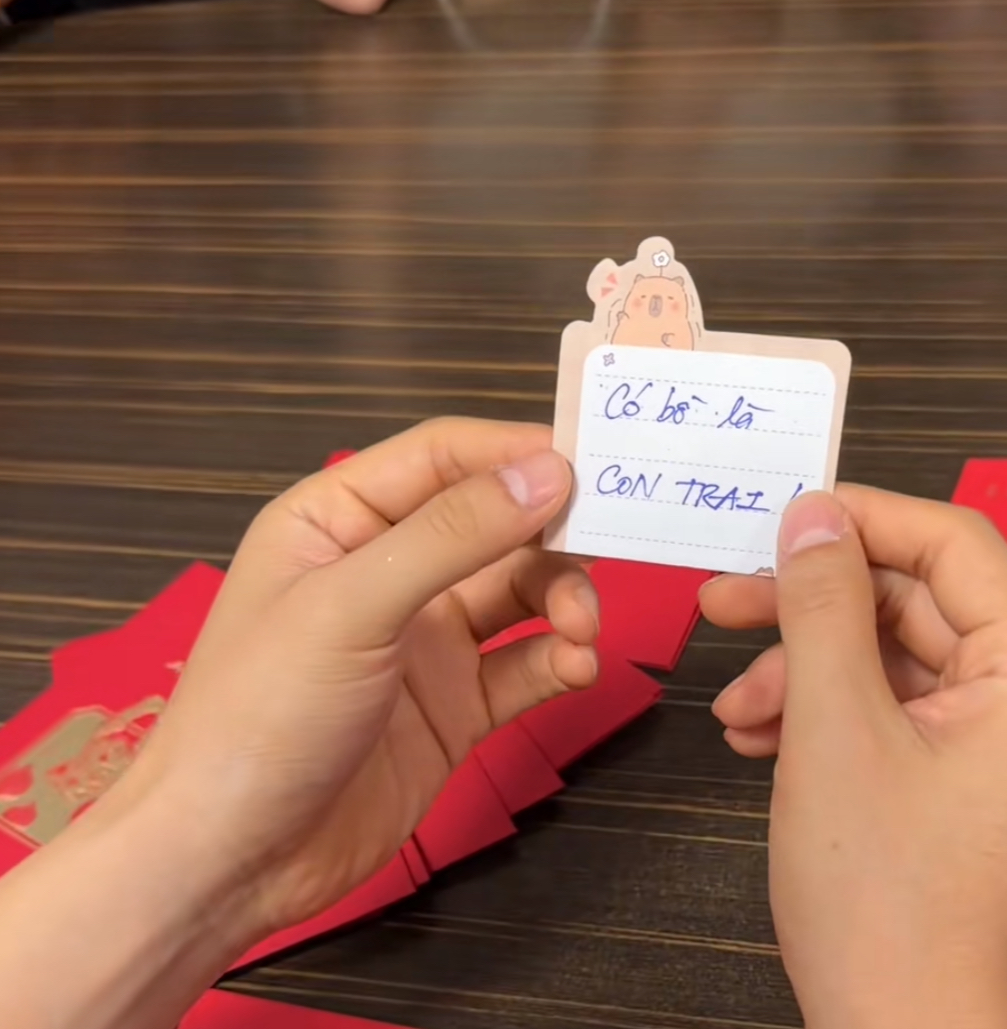 Trấn Thành vướng tranh dữ dội khi viết lời chúc khiến LyLy suýt khóc, Quốc Anh sượng trân- Ảnh 1.