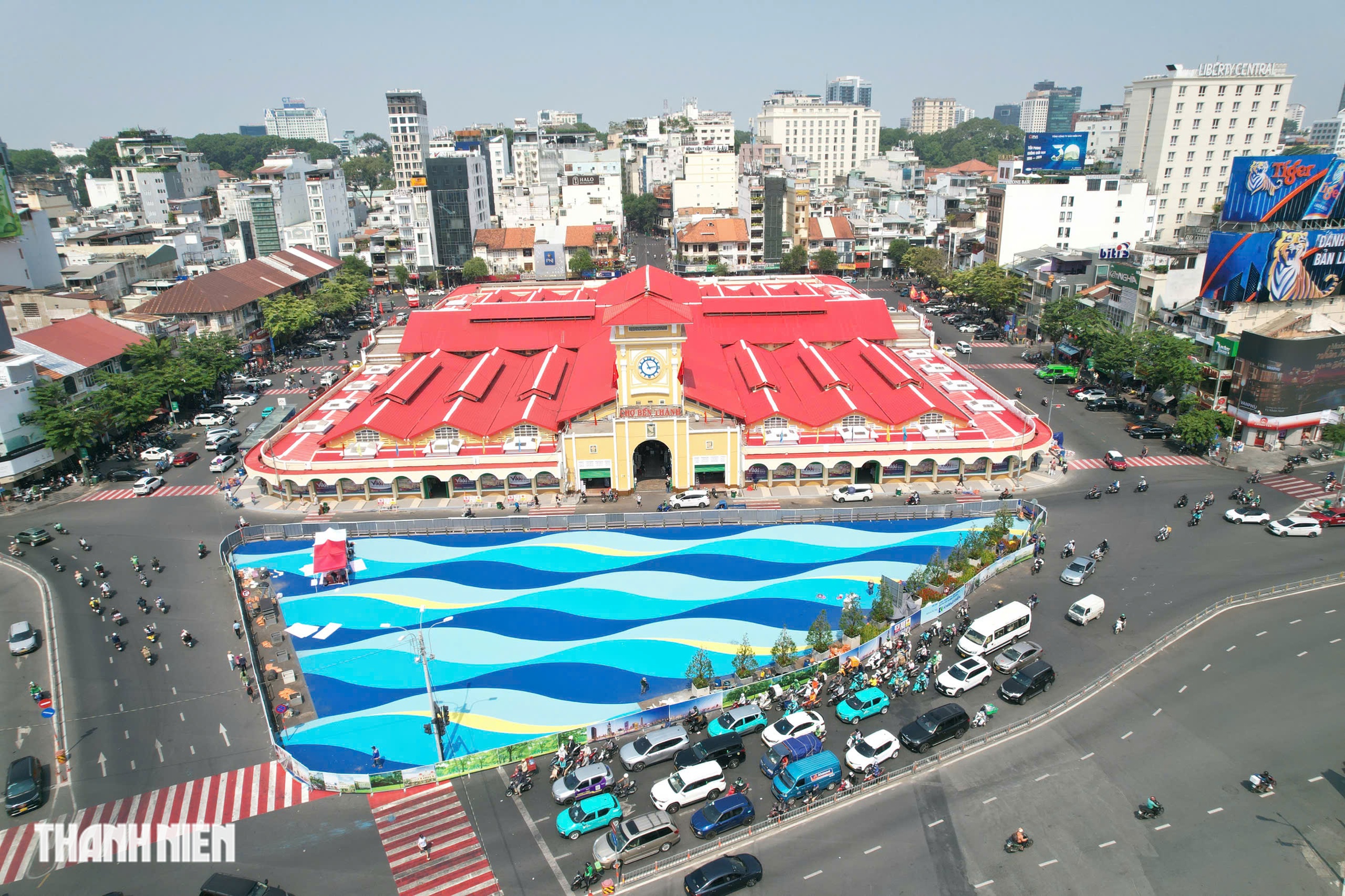 Tranh cãi diện mạo mới của chợ Bến Thành sau khi chỉnh trang- Ảnh 1.