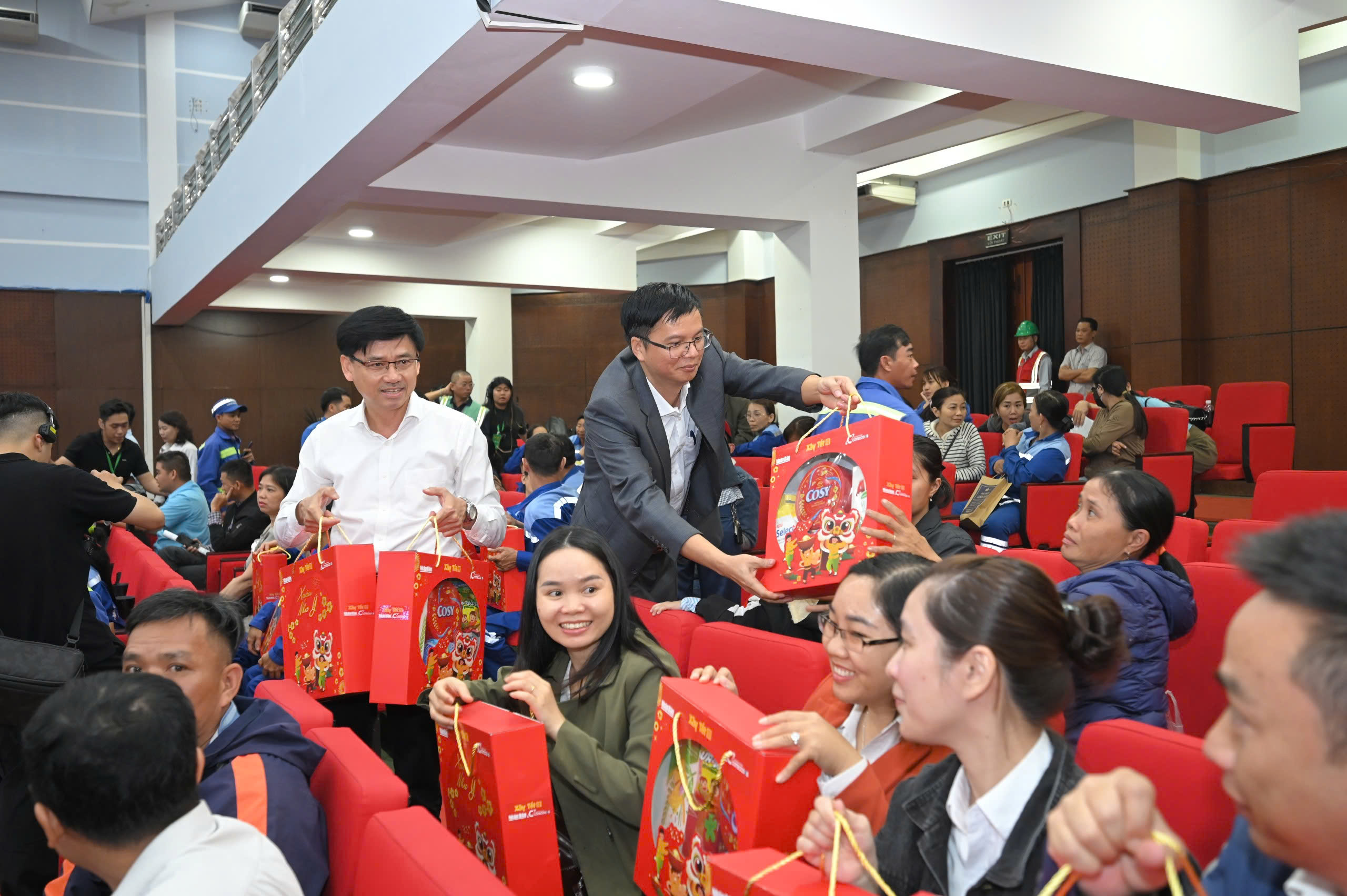 công nhân - Ảnh 3.