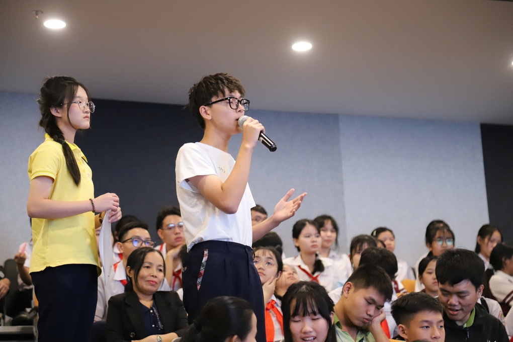 Trẻ em lên tiếng về nỗi sợ bị lừa đảo, xâm hại trên mạng - 1