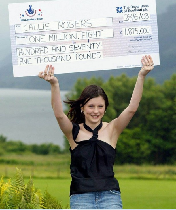 Cô gái 16 tuổi nhận giải độc đắc: 