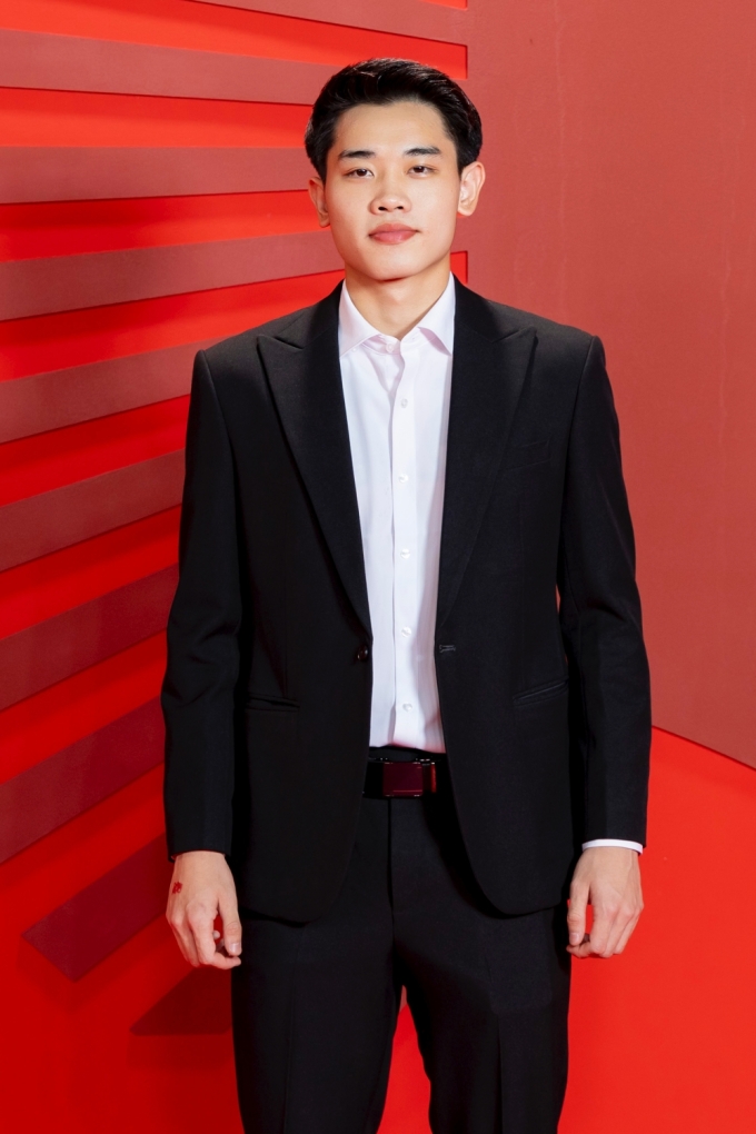 Đình Bắc trên thảm đỏ lễ trao giải tối 7/2. Ảnh: Ban tổ chức cung cấp