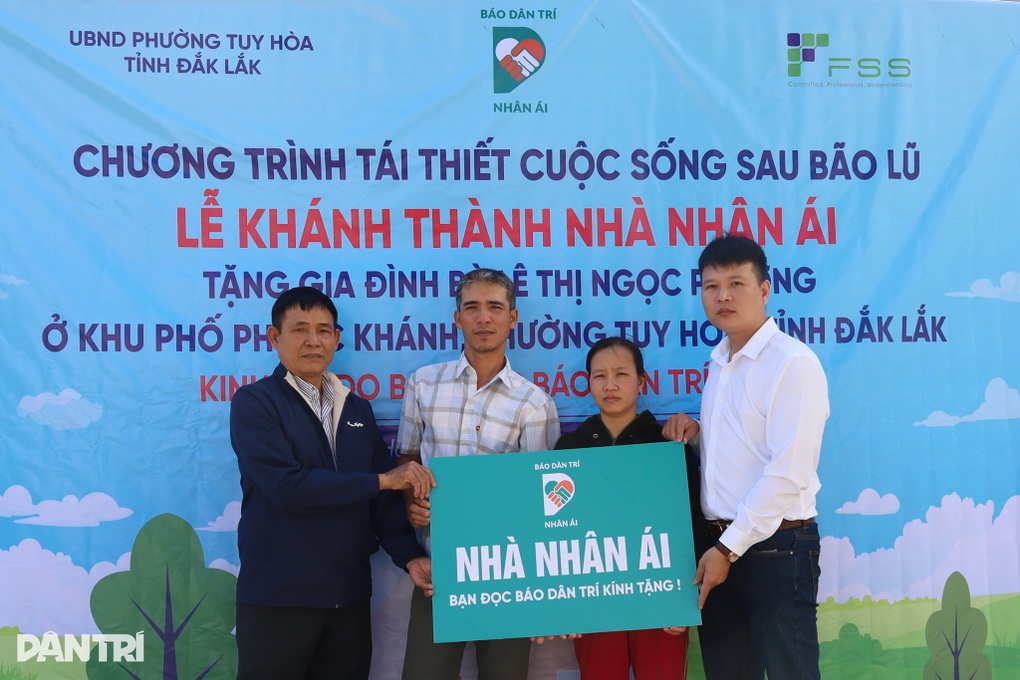 Từ cơn lũ hoang tàn đến mái ấm kiên cố nhờ tấm lòng bạn đọc - 1