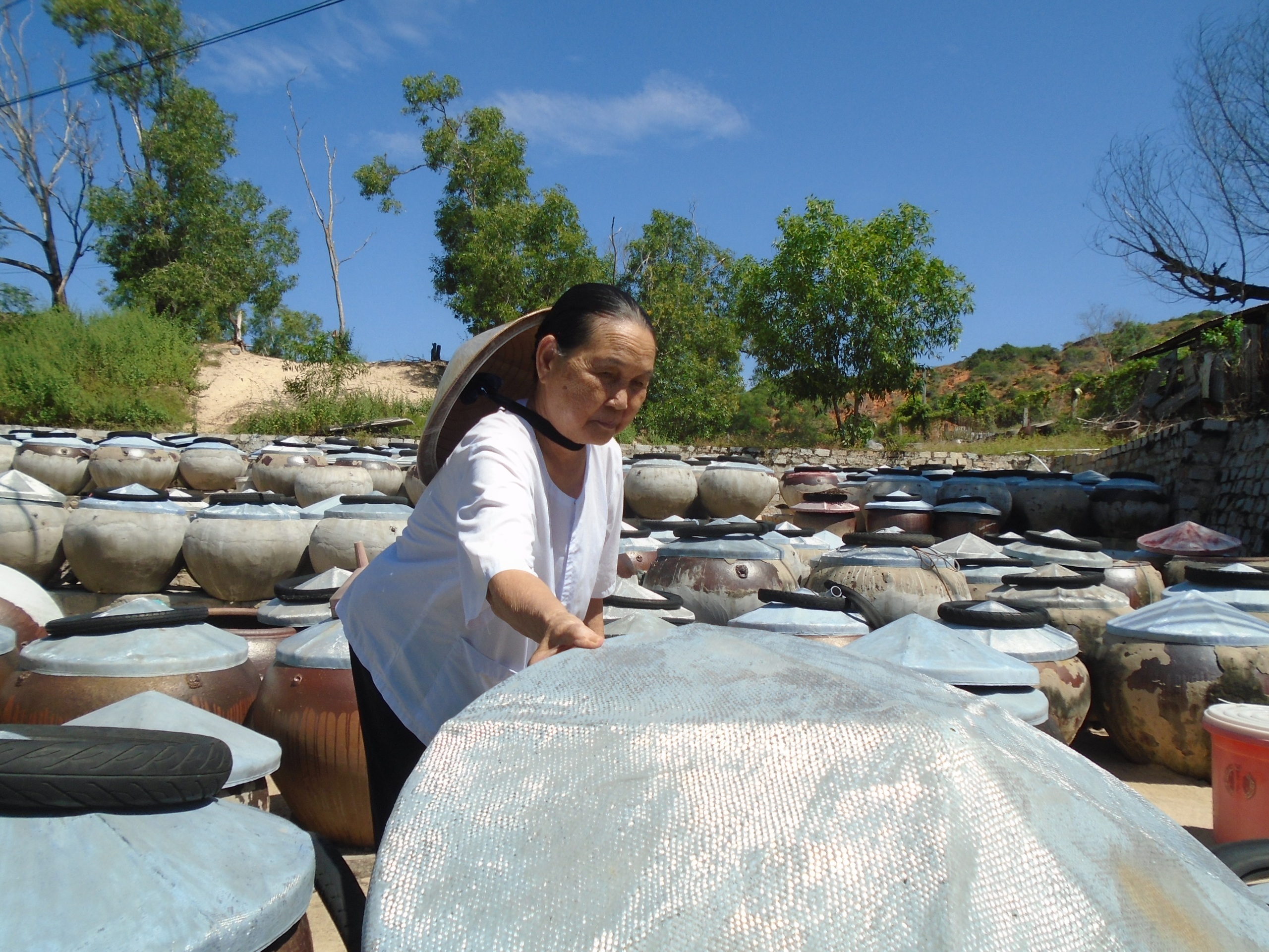 Từ làng chài xưa, nước mắm Phan Thiết chinh phục kệ Costco Mỹ - Ảnh 1.