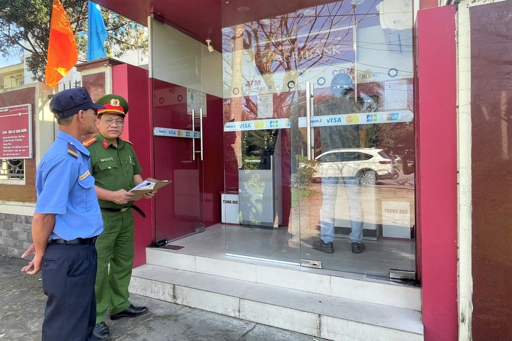 Từ vụ cướp ngân hàng ở Gia Lai: Không chủ quan trước tội phạm liều lĩnh - 1