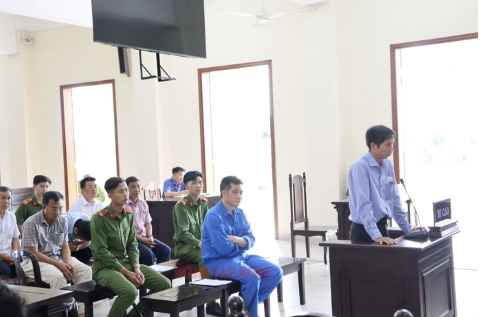 Tuyên phạt 7 cựu cán bộ trong vụ "nể nang" sếp cũ nên bồi thường sai quy định 1 Cần Thơ: Tuyên phạt 7 cựu cán bộ trong vụ