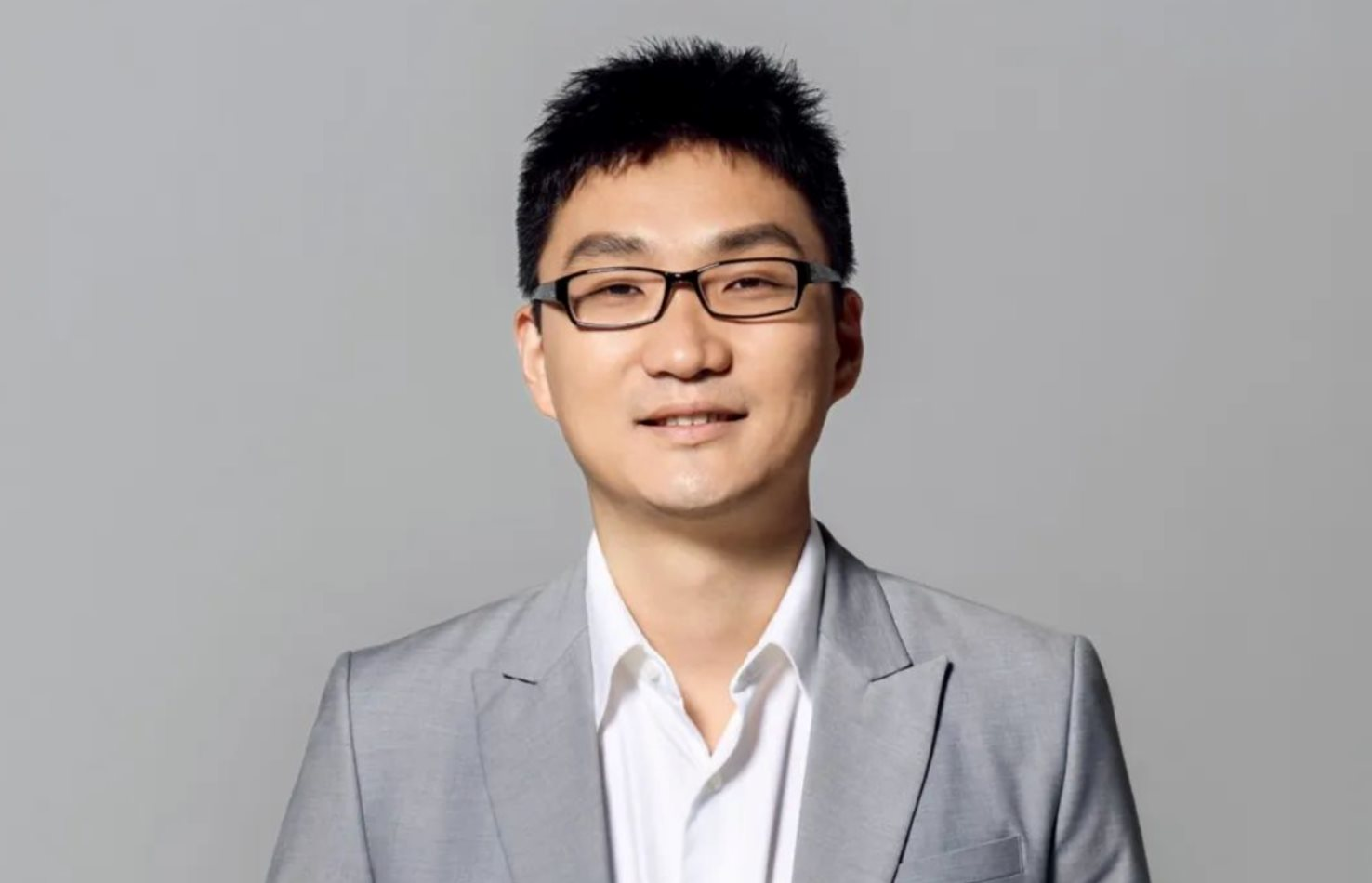 Tỷ phú 41 tuổi bất ngờ từ bỏ sự nghiệp đỉnh cao, quyên góp 14 tỷ USD rồi lui về ở ẩn- Ảnh 1.