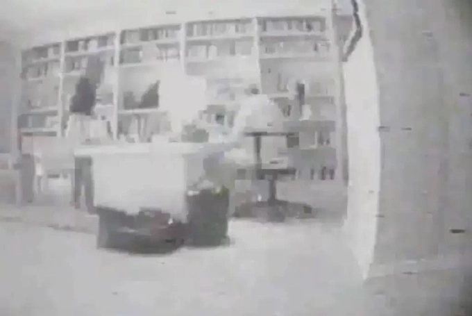 Hình ảnh trích xuất camera từ phòng làm việc của Epstein tại nhà ở Palm Beach. Ảnh: Channel 4