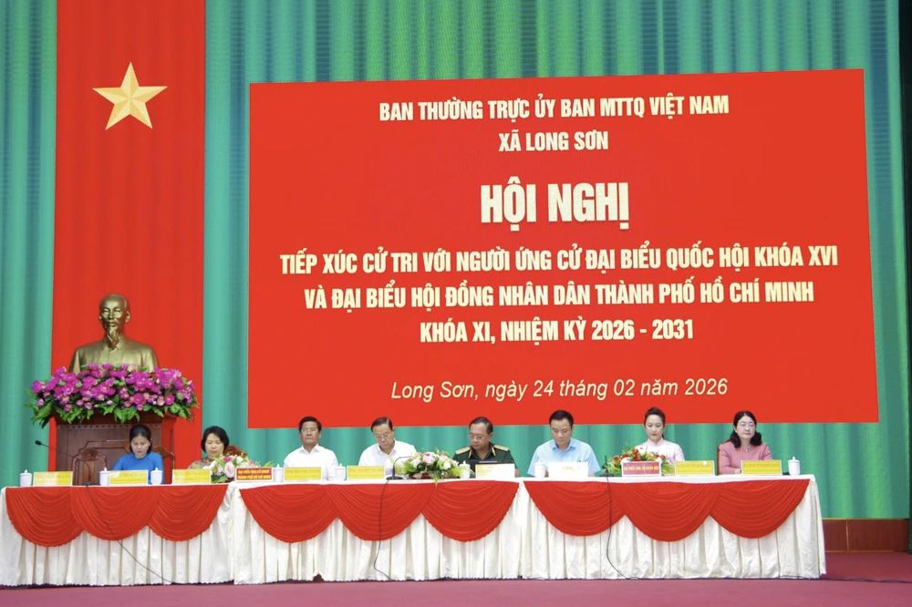 Ứng cử viên ĐBQH và Hội đồng nhân dân TP.HCM tiếp xúc cử tri tại Vùng 2 Hải quân