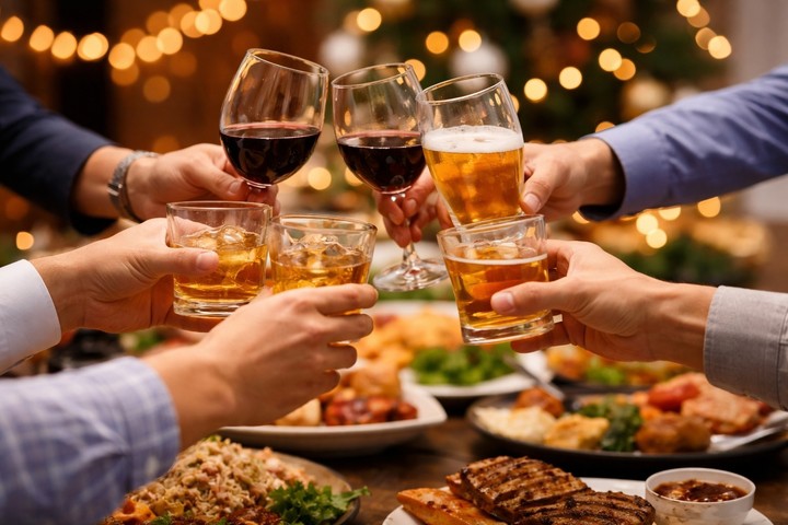 Mùa tất niên dày đặc khiến nhiều dân công sở tuổi 30–45 say ít nhưng mất ngủ nhiều.